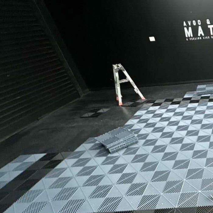 Garage Tile - <b>GREY</b> - Interlocking Polypropylene Flooring | DECKO <b>DURANTE</b> (400x400x18 mm tile)